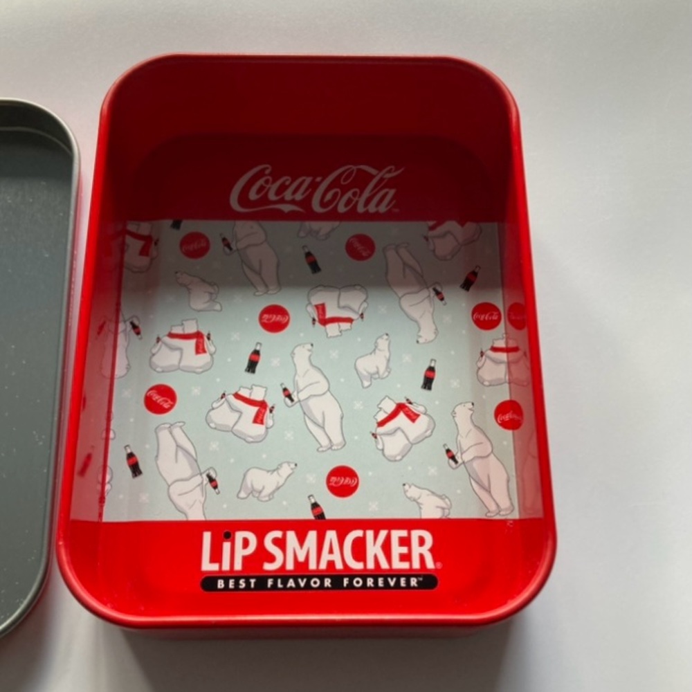 CUTE collectible red white Lip Smacker x Coca Cola polar bear penguin tin - Picture 3 of 3